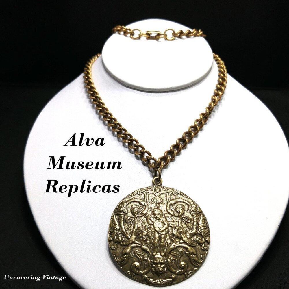 Alva Museum Replica Art Nouveau Cherub Pendant Necklace Gold Tone Vintage
